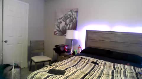 busybee83 online show from October 5, 2025, 2:10 am