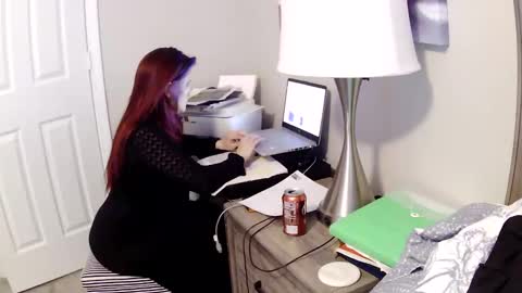 busybee83 online show from November 18, 2025, 6:23 pm