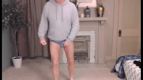 Snapshot of buttnakedfun954737 chatting on February 5, 2025, 9:04 am Miles online show from February 5, 2025, 9:04 am