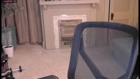 Snapshot of buttnakedfun954737 chatting on October 24, 2025, 7:38 am Miles online show from October 24, 2025, 7:38 am