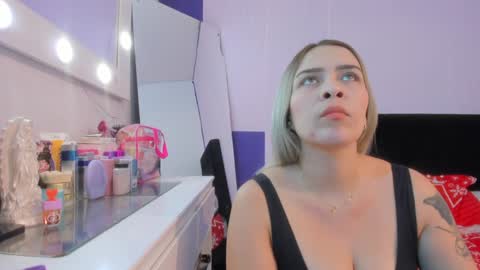 Snapshot of byanca_winklar chatting on December 6, 2024, 8:40 pm online show from December 6, 2024, 8:40 pm