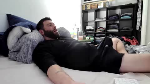 c2cmee online show from November 13, 2025, 4:44 am