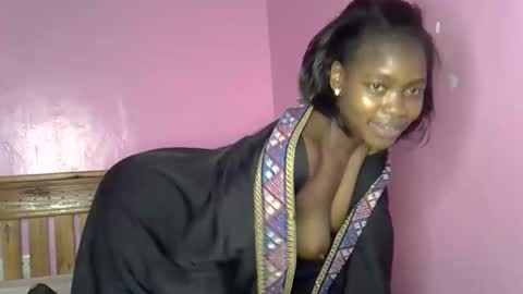 C--trish online show from November 11, 2025, 10:43 pm