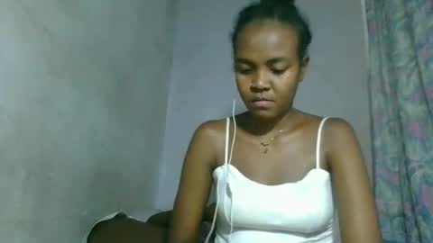caella98 online show from April 15, 2026, 7:58 pm