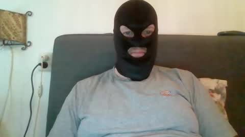 cagegag31 online show from April 10, 2026, 2:33 pm