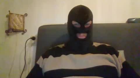 cagegag31 online show from April 20, 2026, 6:53 pm