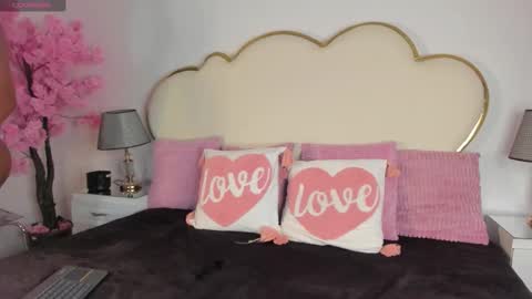 Cahitlin  online show from November 25, 2025, 5:40 am