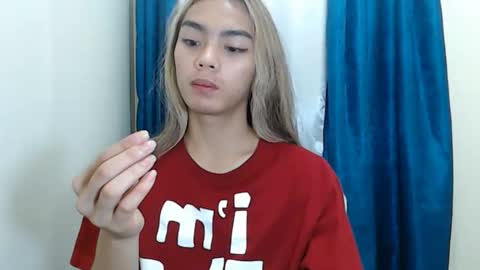Snapshot of caitessa_bellemoir chatting on April 3, 2026, 7:34 pm caitessa_bellemoir online show from April 3, 2026, 7:34 pm