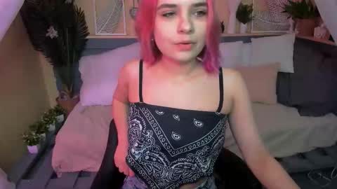 Snapshot of caitlin_crazy chatting on February 12, 2026, 10:43 am Gina online show from February 12, 2026, 10:43 am