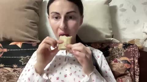 Anna online show from March 1, 2026, 8:22 pm