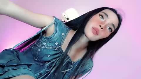 Snapshot of call_me_nina chatting on May 5, 2026, 1:52 pm call_me_nina online show from May 5, 2026, 1:52 pm