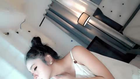 Snapshot of call_me_nina chatting on May 25, 2026, 2:17 am call_me_nina online show from May 25, 2026, 2:17 am
