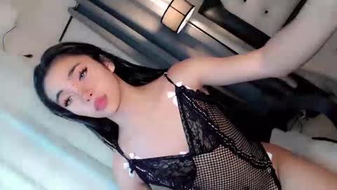 Snapshot of call_me_nina chatting on June 3, 2026, 1:30 am call_me_nina online show from June 3, 2026, 1:30 am