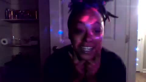 little miss pretty  online show from December 8, 2024, 4:46 am