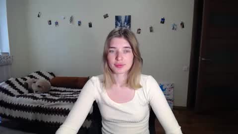 Snapshot of callmesweett chatting on May 12, 2026, 12:02 pm callmesweett online show from May 12, 2026, 12:02 pm