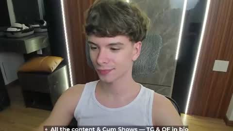 Snapshot of calvin_loves_you chatting on June 23, 2026, 5:22 pm Hey I am Calvin online show from June 23, 2026, 5:22 pm