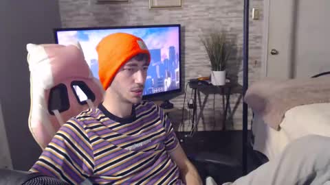 Snapshot of calvin_tanner chatting on December 27, 2024, 4:04 am calvin_tanner online show from December 27, 2024, 4:04 am