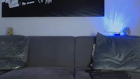 Calvin  online show from January 15, 2025, 9:35 am