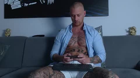 Calvin  online show from February 11, 2025, 4:24 pm