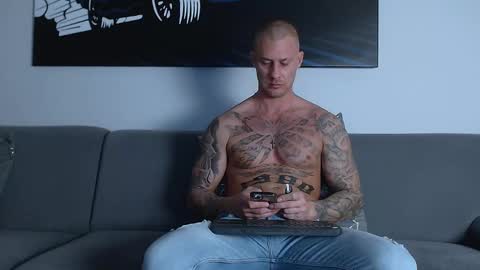 Calvin  online show from February 28, 2025, 9:01 pm