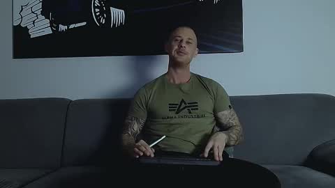 Calvin  online show from November 23, 2025, 10:20 pm