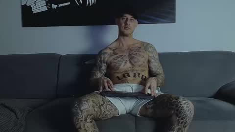 Calvin  online show from November 26, 2025, 1:06 am