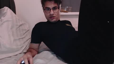 Snapshot of calvinjohnlad chatting on December 17, 2024, 3:17 pm Calvinjohnlad online show from December 17, 2024, 3:17 pm