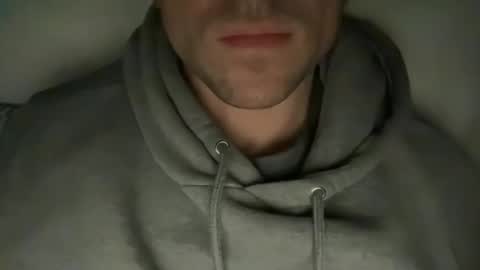 Snapshot of calvinzz chatting on November 18, 2025, 4:00 pm calvinzz online show from November 18, 2025, 4:00 pm