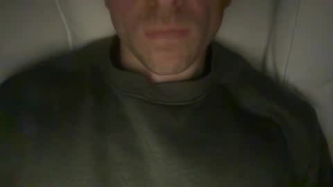 Snapshot of calvinzz chatting on December 5, 2025, 4:03 pm calvinzz online show from December 5, 2025, 4:03 pm