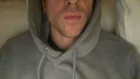 Snapshot of calvinzz chatting on December 16, 2025, 8:47 pm calvinzz online show from December 16, 2025, 8:47 pm