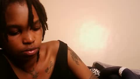 Snapshot of cam_she99 chatting on April 29, 2026, 5:30 pm sunflower mommy online show from April 29, 2026, 5:30 pm