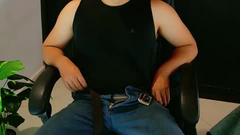 camara110 online show from January 16, 2025, 5:44 pm