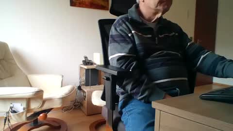 Snapshot of camcologne chatting on January 22, 2025, 10:07 am camcologne online show from January 22, 2025, 10:07 am