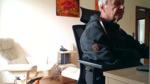 camcologne online show from April 5, 2026, 10:01 am