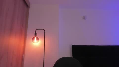 Snapshot of cameron_lyra chatting on April 21, 2026, 1:42 am Cameron online show from April 21, 2026, 1:42 am