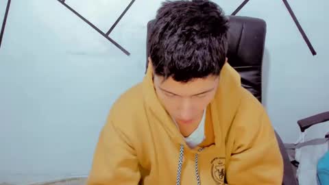 Snapshot of cameron_re chatting on February 2, 2025, 9:30 am cameron_re online show from February 2, 2025, 9:30 am