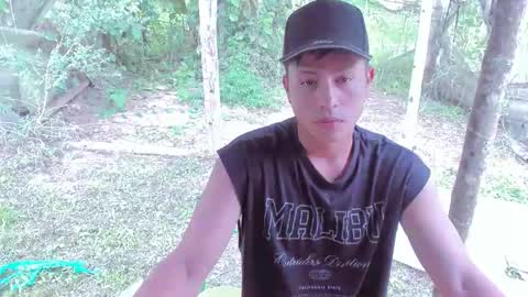 Snapshot of cameron_re chatting on October 21, 2025, 7:47 pm cameron_re online show from October 21, 2025, 7:47 pm