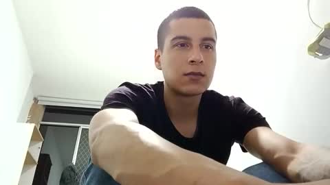 Snapshot of cameronsilverman chatting on April 14, 2026, 3:34 am cameronsilverman online show from April 14, 2026, 3:34 am
