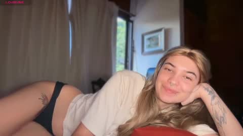 camii19y online show from April 16, 2026, 9:04 pm