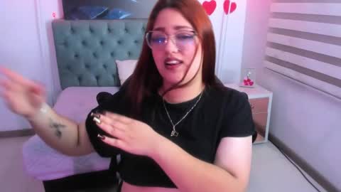 Snapshot of camiila_osorio chatting on February 25, 2025, 6:47 am Camila Osorio online show from February 25, 2025, 6:47 am