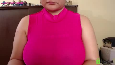 Snapshot of camiilahotxxx chatting on December 6, 2024, 4:17 pm Camila online show from December 6, 2024, 4:17 pm