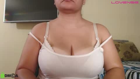 Snapshot of camiilahotxxx chatting on September 9, 2025, 2:49 pm Camila online show from September 9, 2025, 2:49 pm