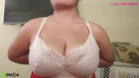Snapshot of camiilahotxxx chatting on October 10, 2025, 4:50 pm Camila online show from October 10, 2025, 4:50 pm