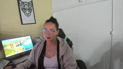 Snapshot of camila_bj chatting on May 13, 2026, 4:54 am camila_bj online show from May 13, 2026, 4:54 am