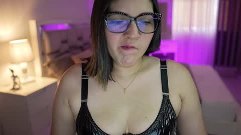 Snapshot of camila_buitrago chatting on December 6, 2024, 4:06 pm Camila buitrago online show from December 6, 2024, 4:06 pm