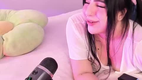 Camila online show from March 13, 2026, 1:23 am