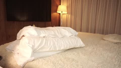 Camila online show from March 5, 2025, 2:03 am