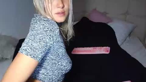 Snapshot of camilamarsh chatting on June 17, 2026, 2:51 pm camilamarsh online show from June 17, 2026, 2:51 pm
