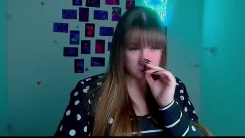 Snapshot of camilla_body chatting on April 22, 2026, 6:16 am Camilla online show from April 22, 2026, 6:16 am