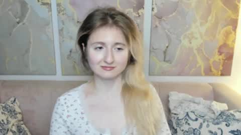 Snapshot of camilladreamer chatting on May 17, 2026, 6:04 pm camilladreamer online show from May 17, 2026, 6:04 pm